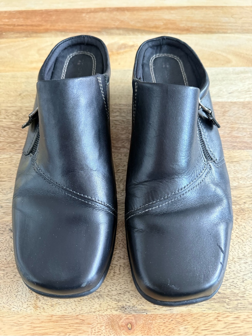 Naturalizer Black Leather Slip-On Clogs with Side Zipper